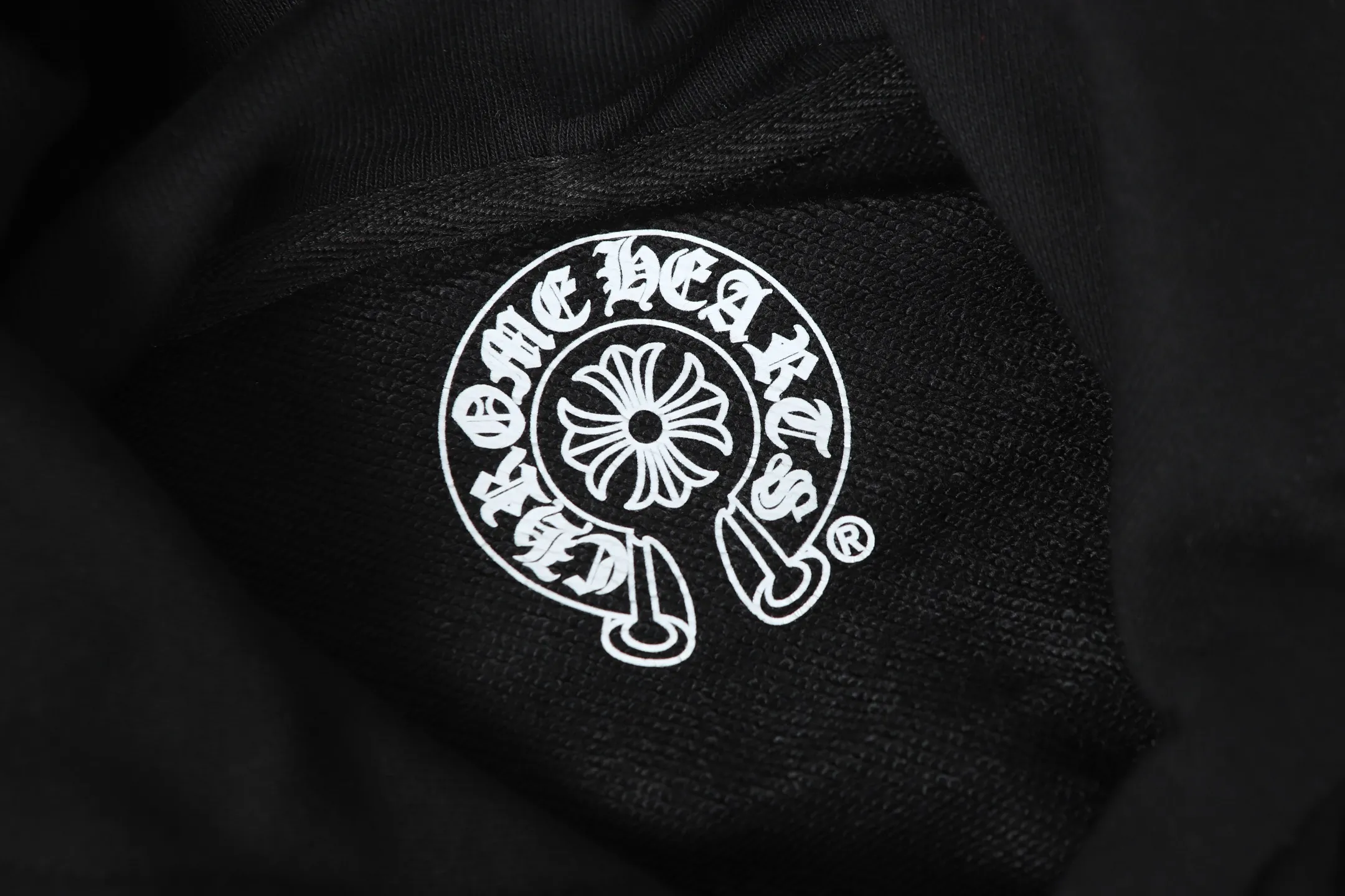 P240 Cross-border model, please do not place an order if you are pursuing quality -Chrome Hearts/Chrome Hearts Colorful🌈Horseshoe Sanskrit printed hooded sweatshirt -High weight, high density and high quality. The wool is soft, delicate and skin-friendly. It feels soft and silky. It has excellent warmth and skin-friendly properties. -Size: S M L XL
